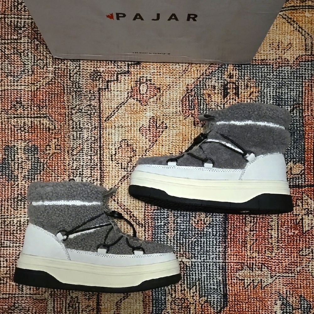 Pajar Gray and White Winter Boots